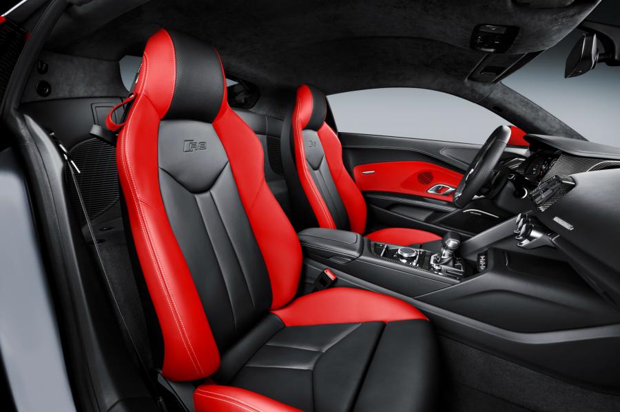 Интерьер Audi R8 V10 Edition Audi Sport 2017 года  (фото 13 из 13)